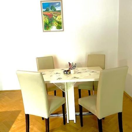 2,5 Izbovy Apartman V Ruzinove S Parkovanim Zdarma Братислава Экстерьер фото