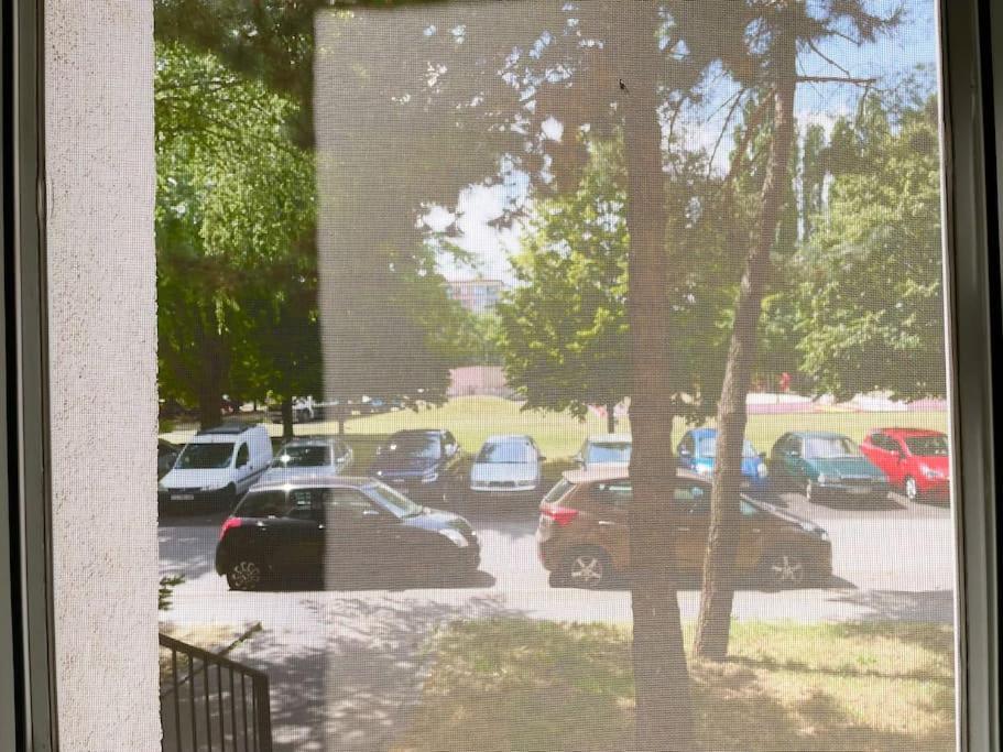 2,5 Izbovy Apartman V Ruzinove S Parkovanim Zdarma Братислава Экстерьер фото