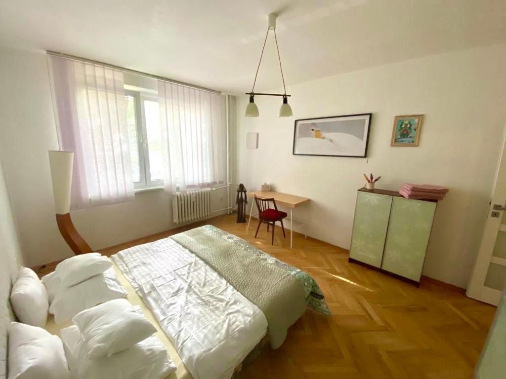 2,5 Izbovy Apartman V Ruzinove S Parkovanim Zdarma Братислава Экстерьер фото